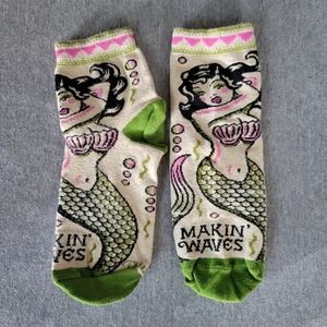 Making waves socks